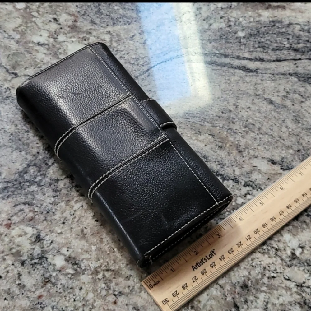 KATE SPADE * black leather wallet